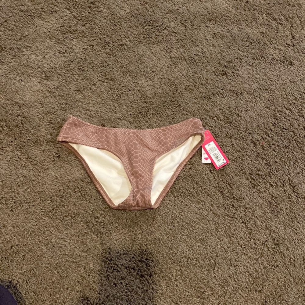 Nwt target tan snakeskin bottoms size xs